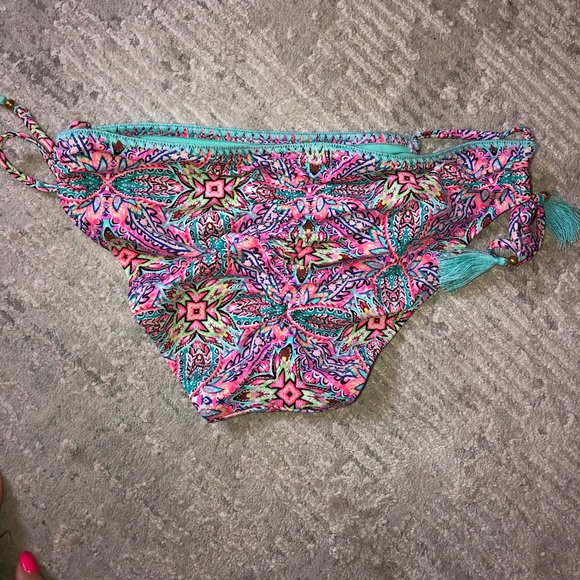 Bundle of bikini bottoms - Picture 7 of 7